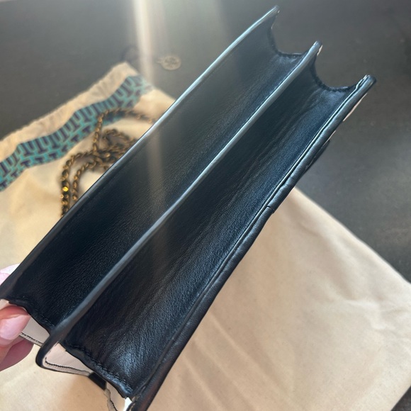 Tory Burch Black and White Leather Geometric Shoulder Bag - Picture 4 of 11